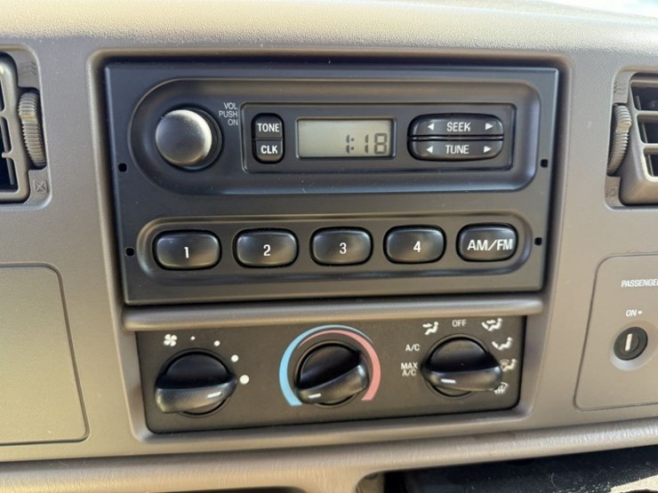 2001-ford-f350-image-34