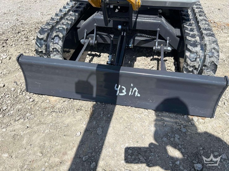 mini-excavator-image-18