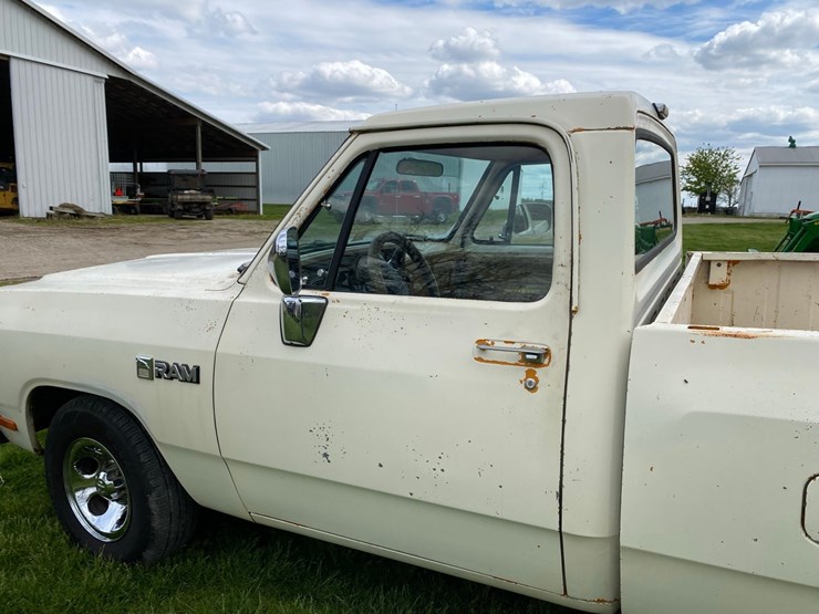 1985-dodge-150-image-21