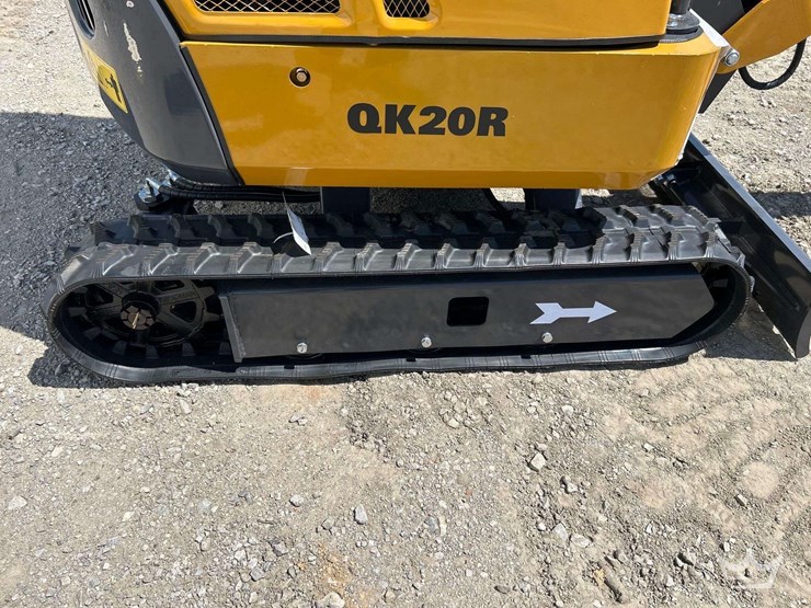 mini-excavator-image-25
