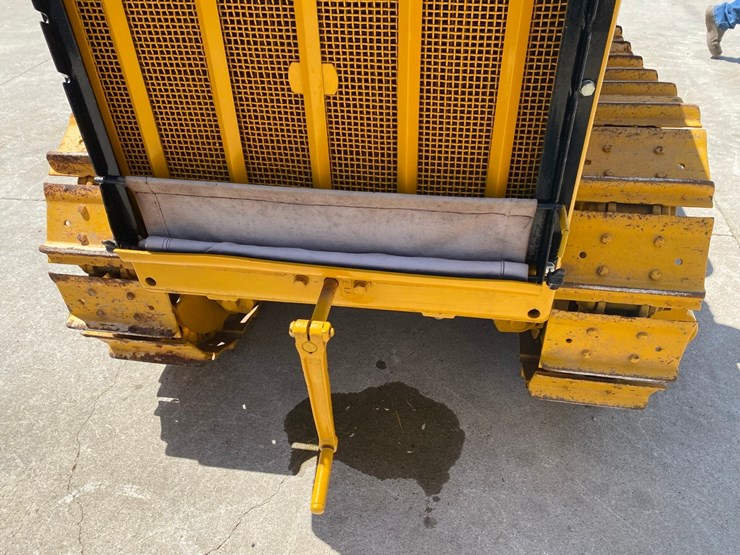 caterpillar-22-image-7