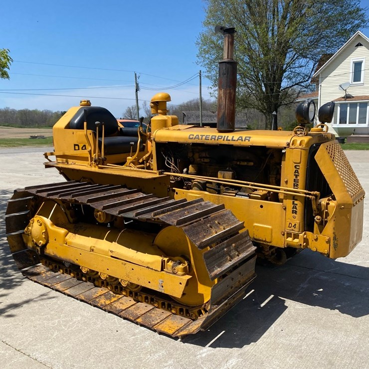 CATERPILLAR D4