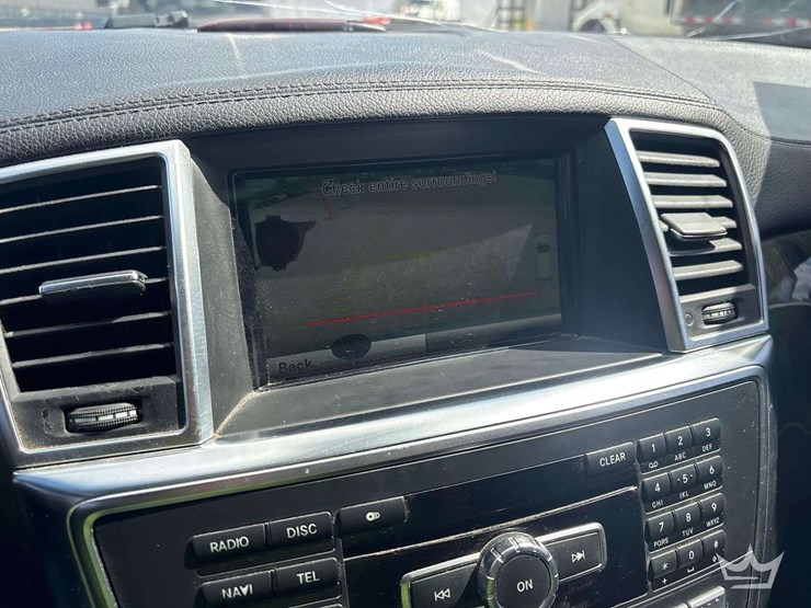 2014-mercedes-benz-gl450-image-14