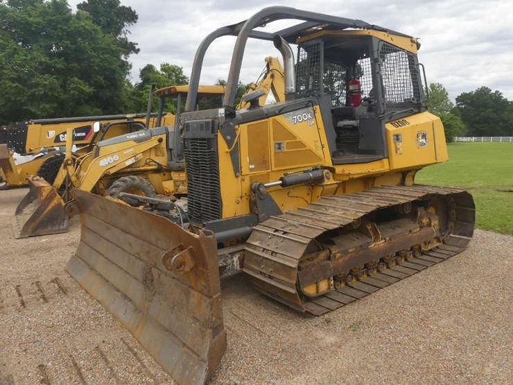 2012-deere-700k-lgp-image-1
