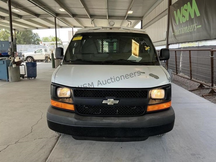 2013-chevrolet-express-2500-image-3