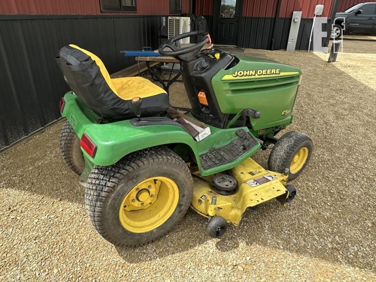 john-deere-gt235-image-3