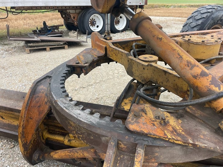 caterpillar-12g-image-23