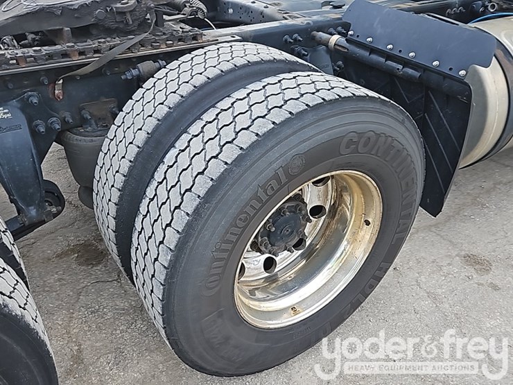 2019-freightliner-cascadia-125-image-20