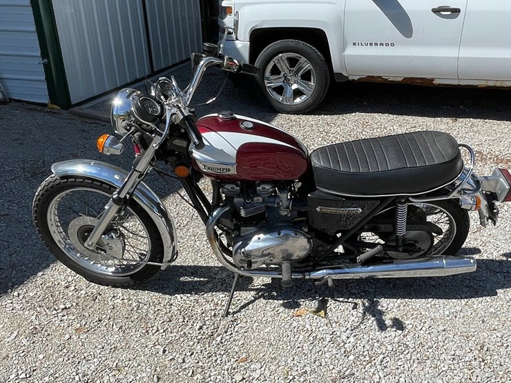 #136-•-1977-triumph-motorcycle-(has-wi-title)-(waupun,-wi)-image-8