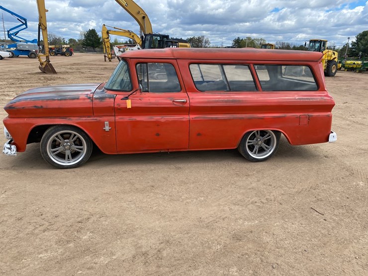 1963-chevrolet-suburban-image-10