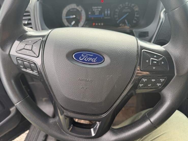2017-ford-explorer-image-37
