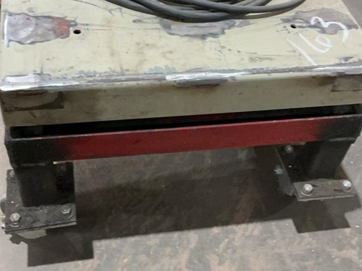 #163-•-southworth-lift-table-image-7