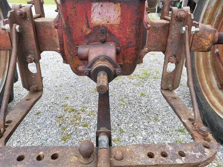 1946-farmall-h-tractor-image-20