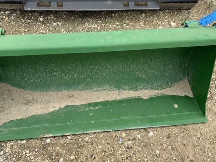 l3---john-deere-jx-4'-unused-loader-bucket-image-1