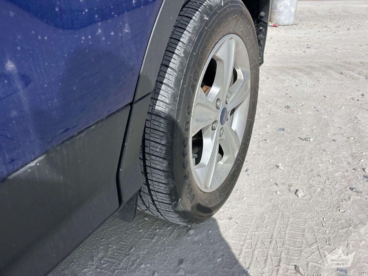 2016-ford-escape-se-image-24