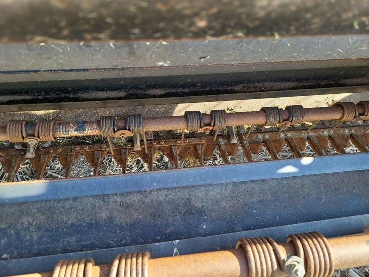 international-8840-swather-image-17