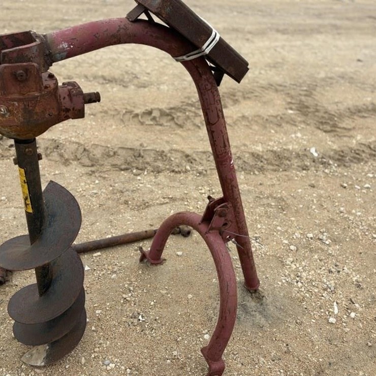 L3 - Rhino Post Hole Digger