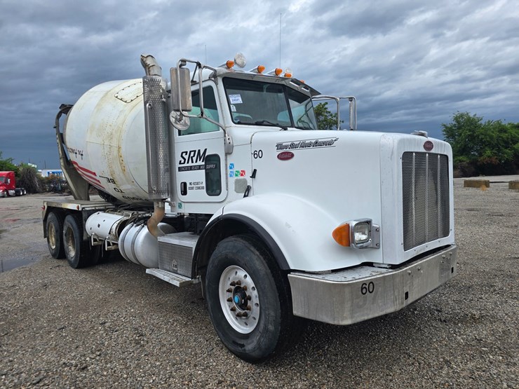 2009-peterbilt-365-image-33