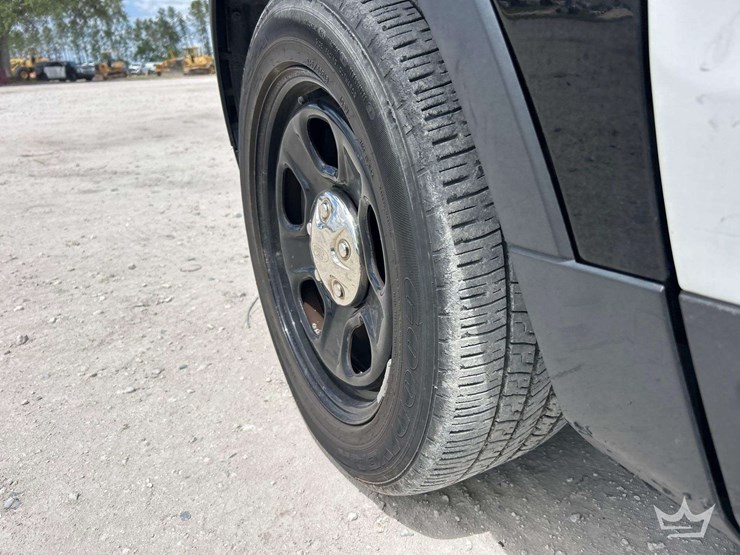 2016-ford-explorer-image-18