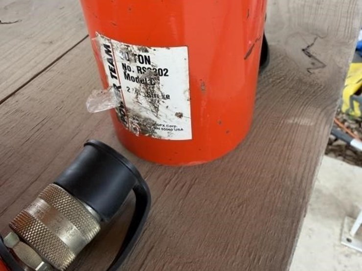 sl--hydraulic-cylinders-&-pump-image-4
