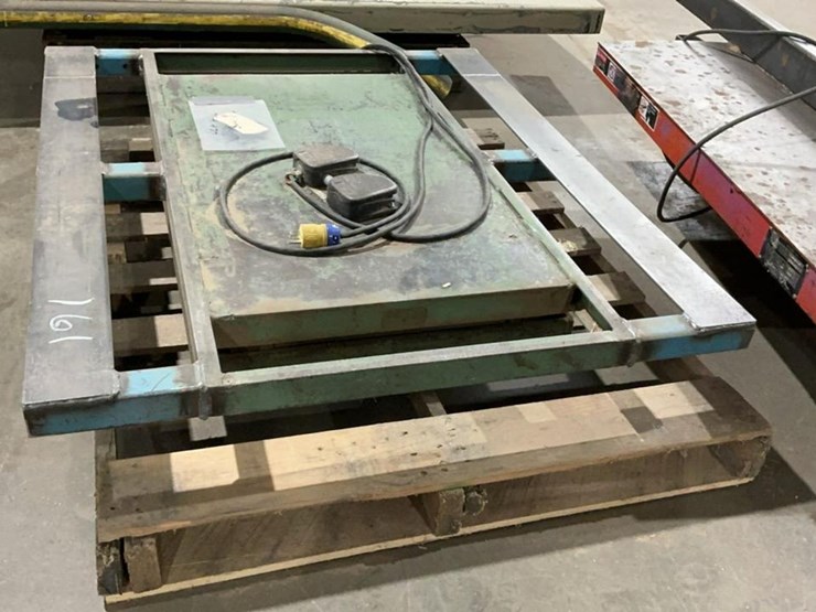 #161-•-southworth-lift-table-image-4