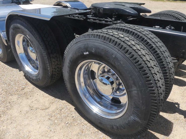 2015-kenworth-t800-image-5