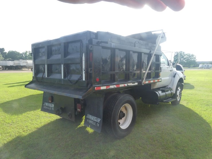 2004-ford-f750-image-3