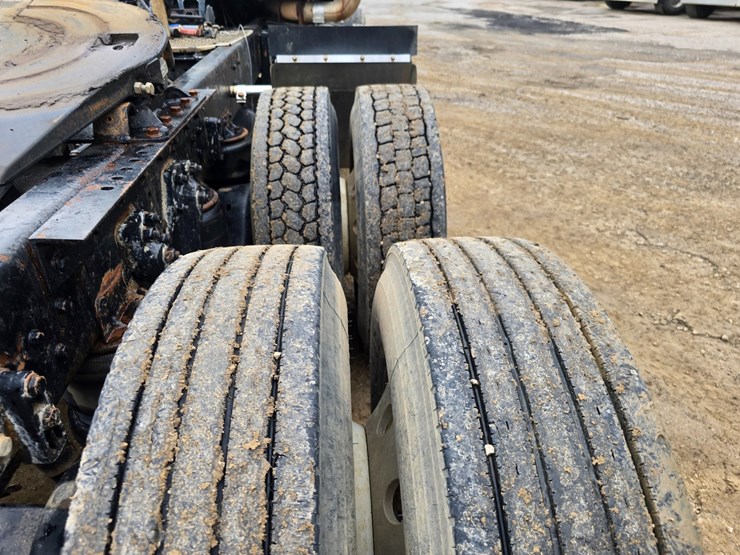 1999-kenworth-t800-image-77
