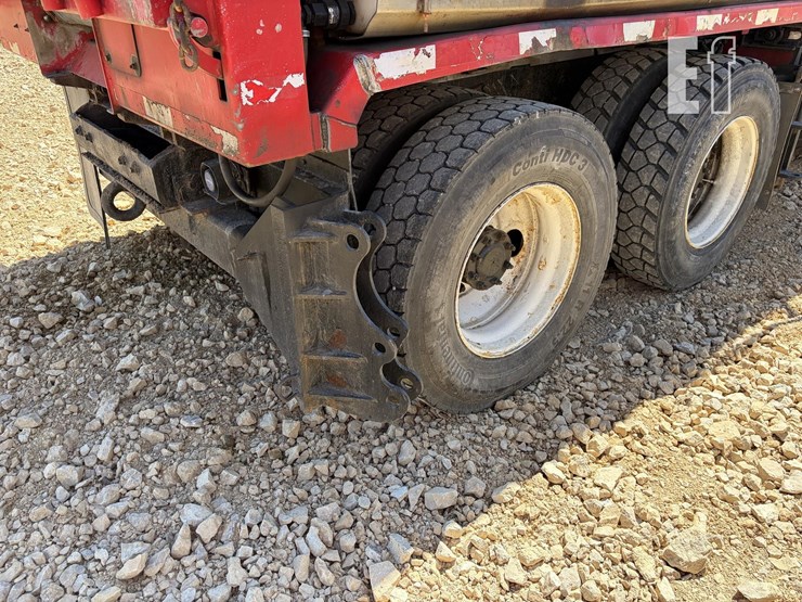 2008-peterbilt-367-image-11