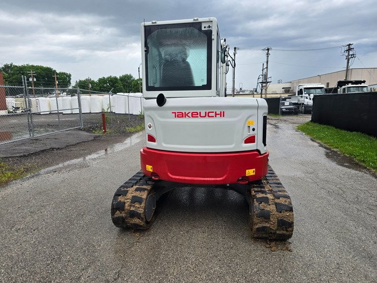 #24032-•-2024-takeuchi-tv350r-excavator-image-11