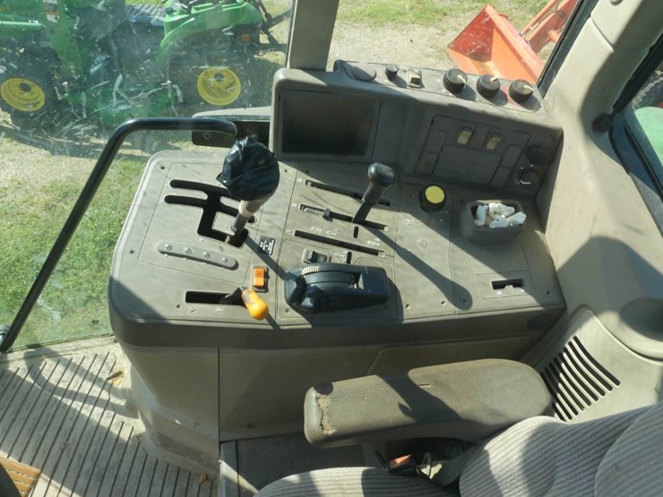 2011-john-deere-6230-image-12