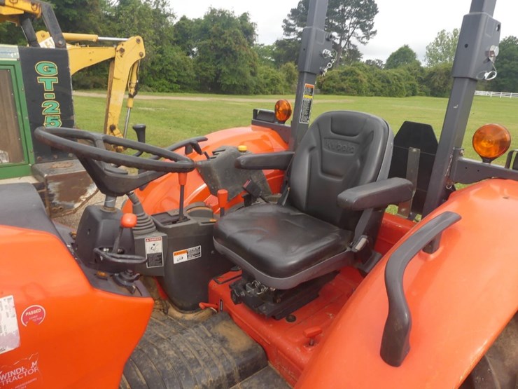 2023-kubota-m7060hd-image-13