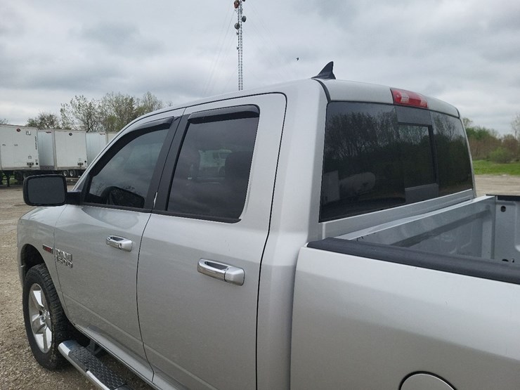 2014-dodge-1500-image-30