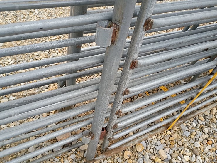 #23125-•-corral-panels-w/-gate-image-18