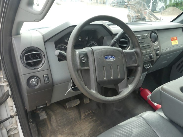 2015-ford-f350-xl-image-9