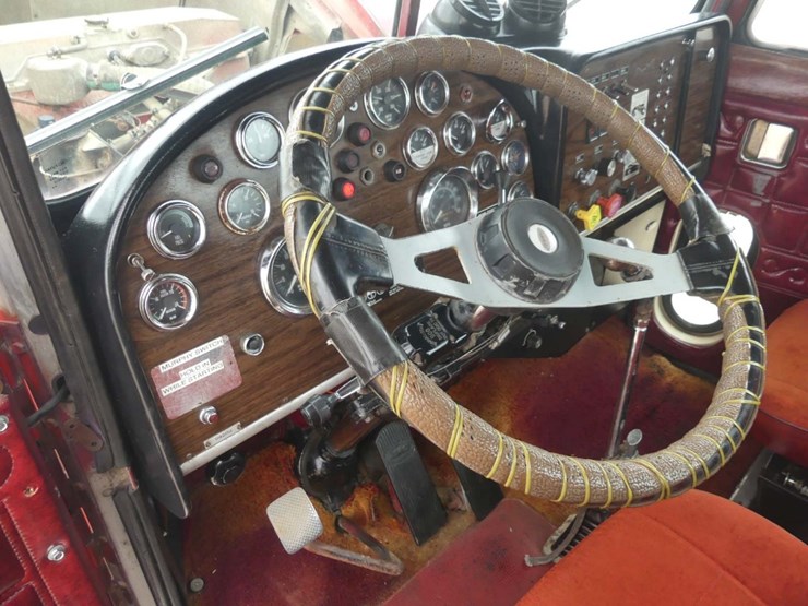 1980-peterbilt-359-image-15