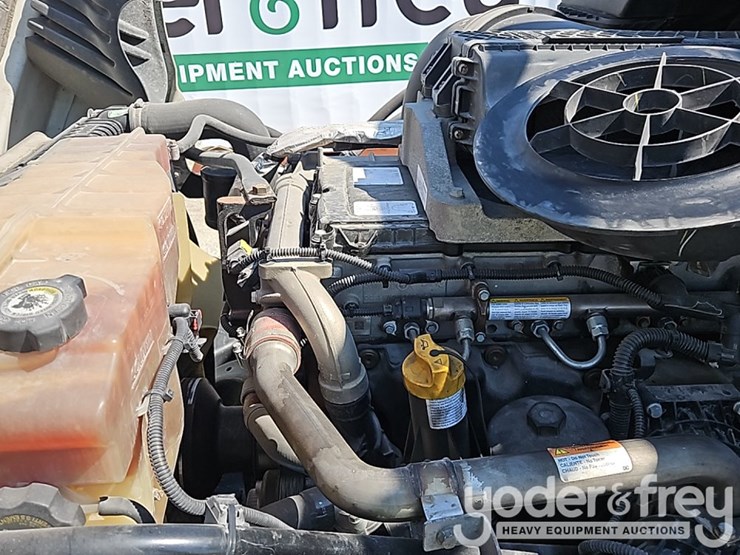 2019-freightliner-cascadia-125-image-36