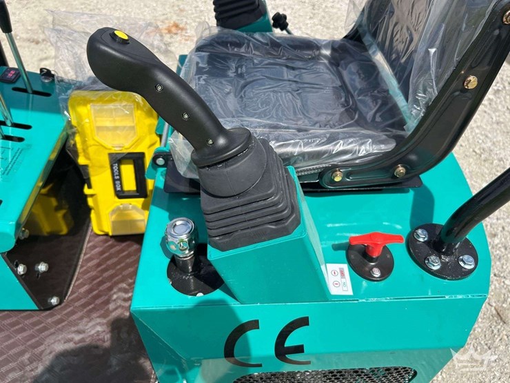 mini-excavator-image-13