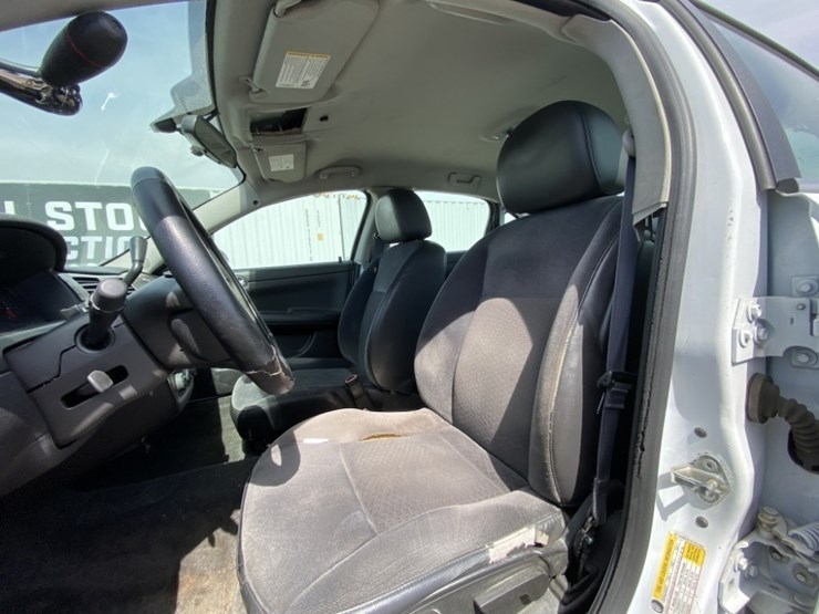2011-chevrolet-impala-sedan-image-21