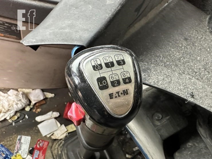 2014-freightliner-cascadia-113-image-17