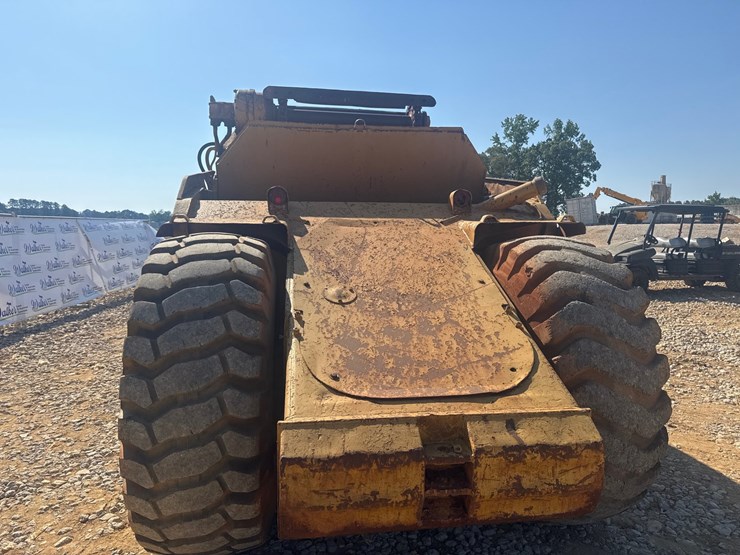 caterpillar-613b-image-9