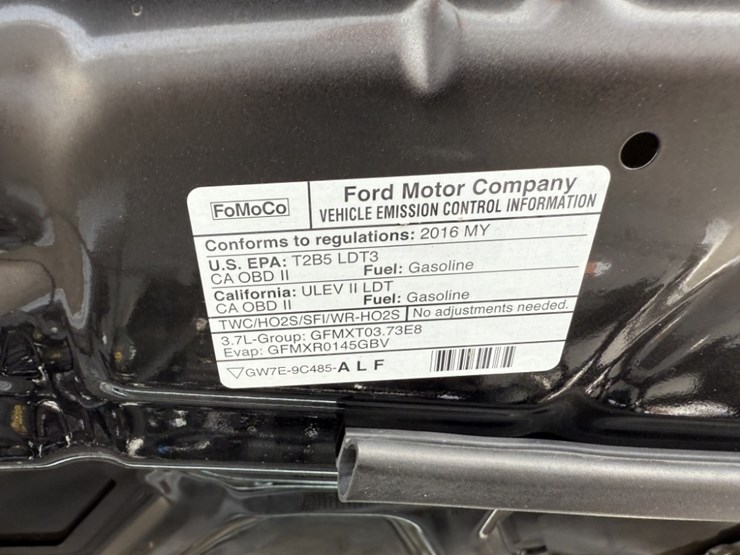 2016-ford-explorer-image-18