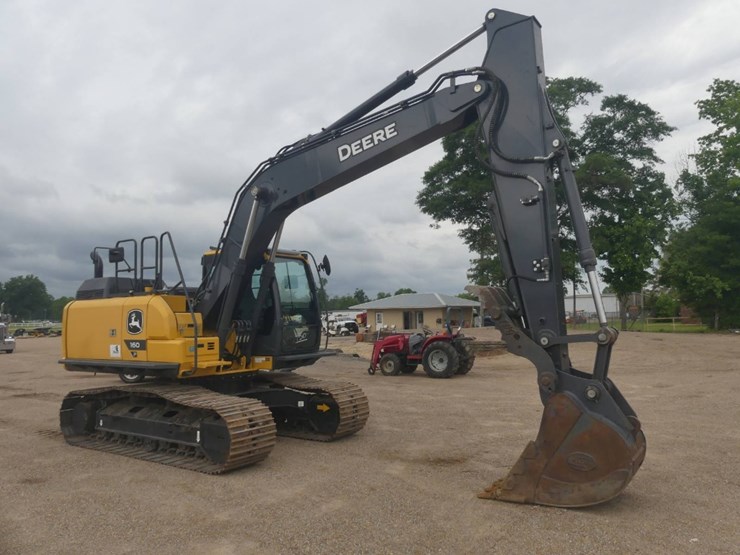 2023-john-deere-160-image-2