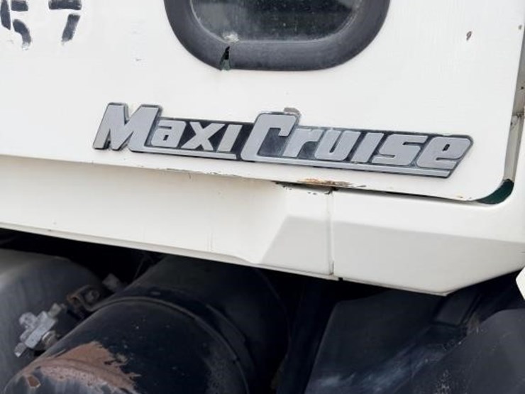 l2--1998-mack-maxi-cruise-truck-image-12
