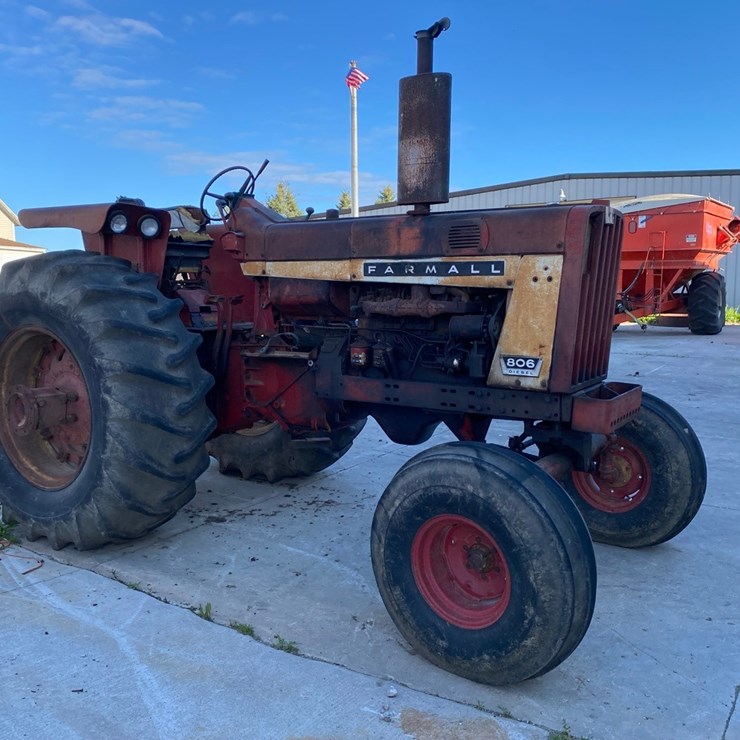 INTERNATIONAL 806