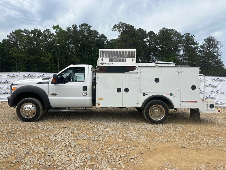 2015-ford-f550-image-1
