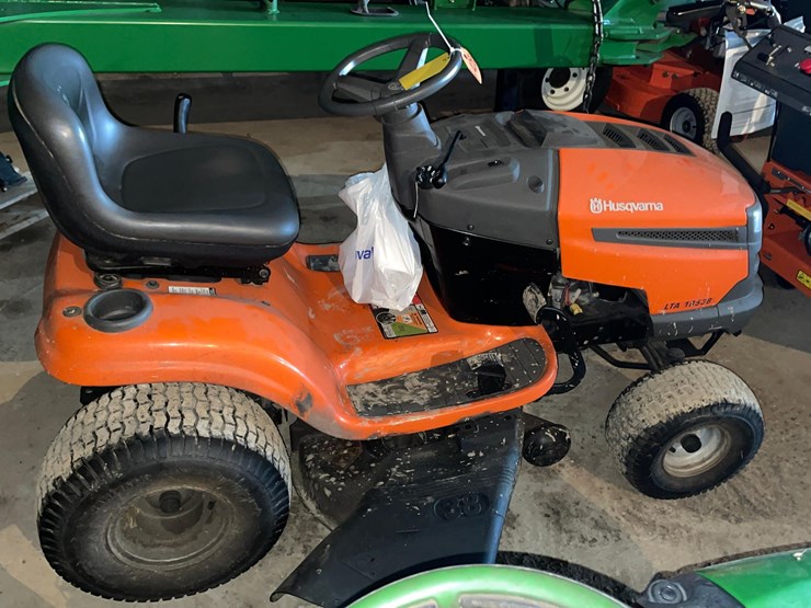 husqvarna-lta-18538-lawn-tractor-image-10