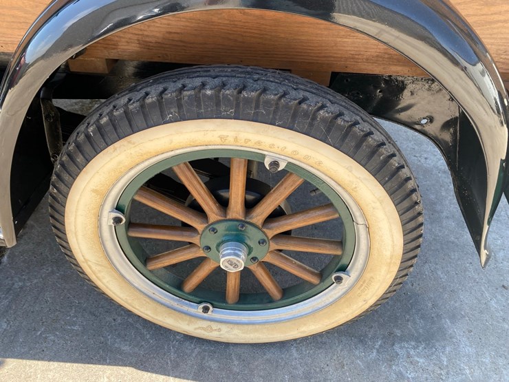 1922-gray-pickup-restored-image-93