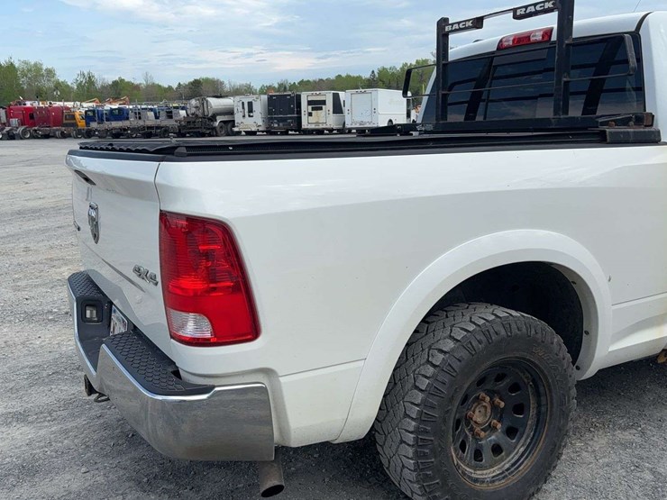 2016-dodge-1500-image-26