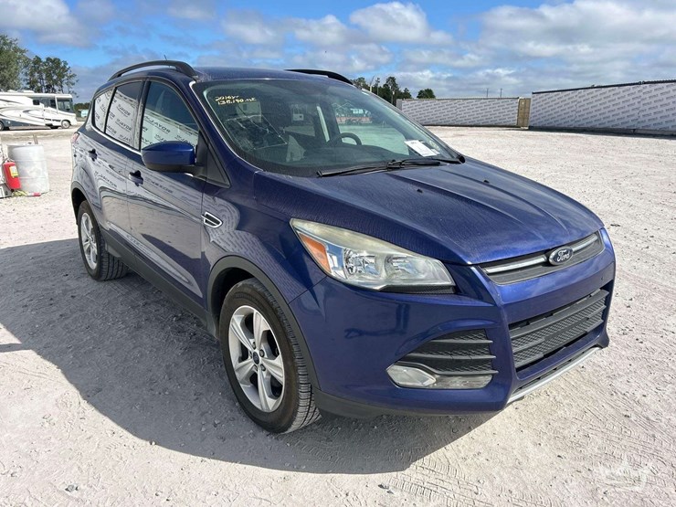 2016-ford-escape-se-image-2